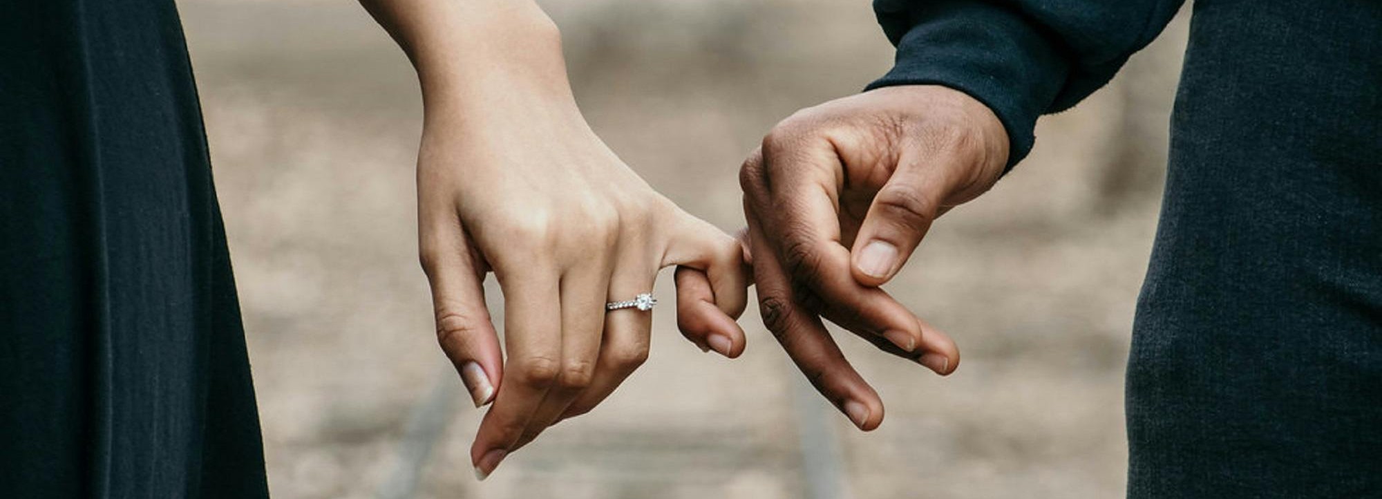 Couples therapy session with licensed marriage counselor in Warren Michigan